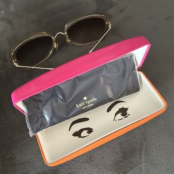 Kate Spade Sunglasses!!! ❤️😎❤️ - Picture 5 of 9